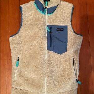 Patagonia Cream Sherpa Fleece Vest with Blue and Teal Accents